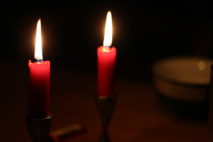 candles_red.jpg