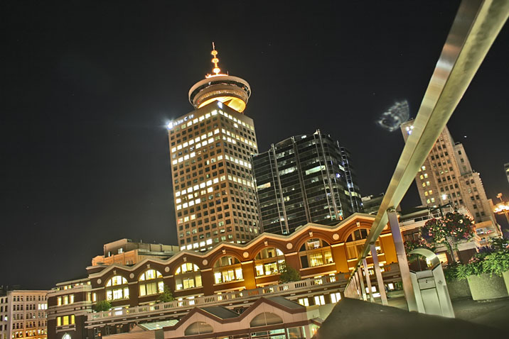 harbourcentertoweratnight.jpg