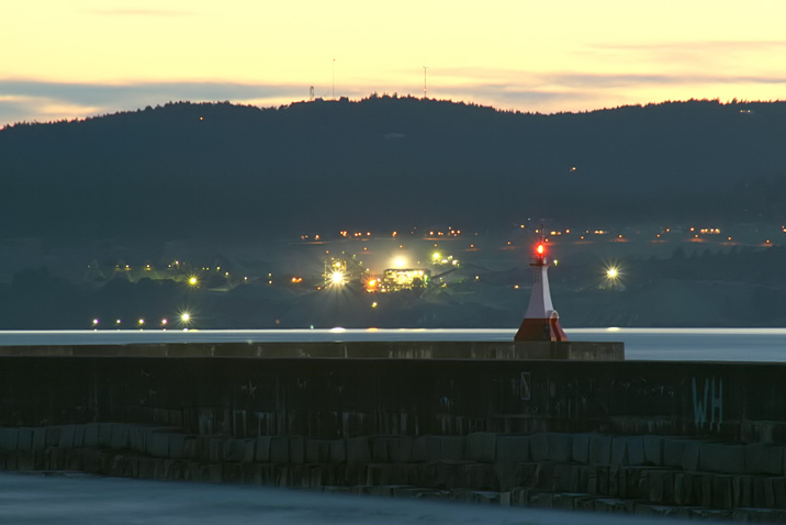 twilight_breakwater.jpg